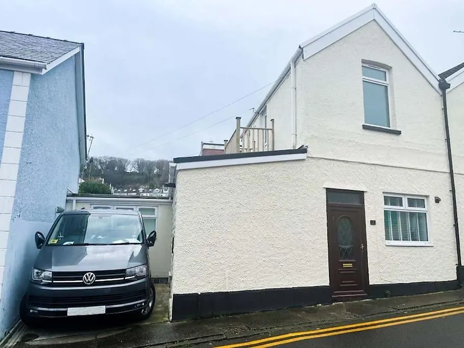 Mumbles Apartment Near To Shops And Beach