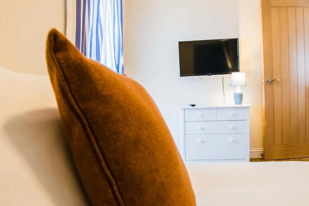 Mumbles Apartment Near To Shops And Beach